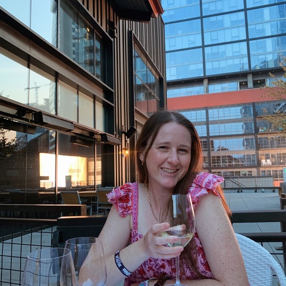 Meet your Posher, Sarah - Picture 1 of 1